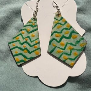Earrings Handmade and Painted Fun Summer pattern and they come in a gift box 🎁